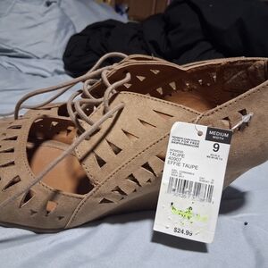 Stylish Taupe Lace-Up Wedges